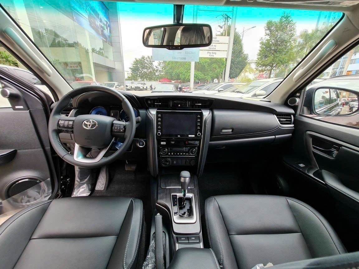 b930fcc2b10e15504c1f48 Toyota Fortuner 2026