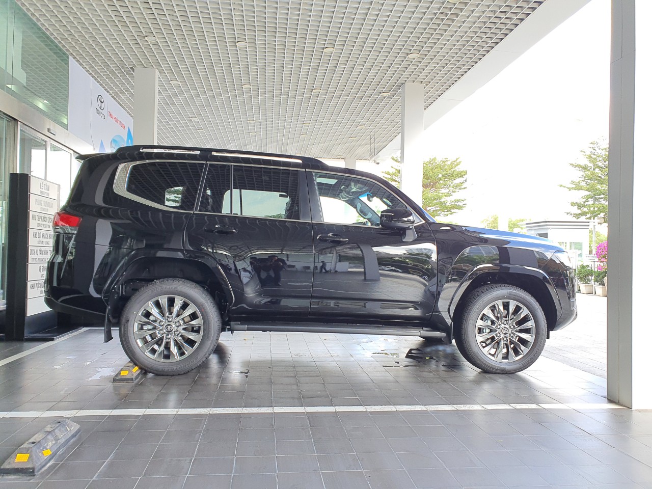 z4244884021852 846eb2d164352e81ad265ca87e4e9667 Toyota Land Cruiser LC300 2026