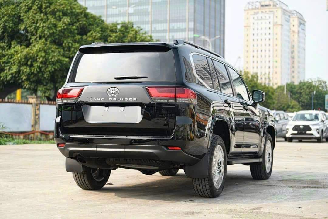 z5420147647319 7f337b8f24d3ba087a5045fe9d2c9af1 Toyota Land Cruiser LC300 2026