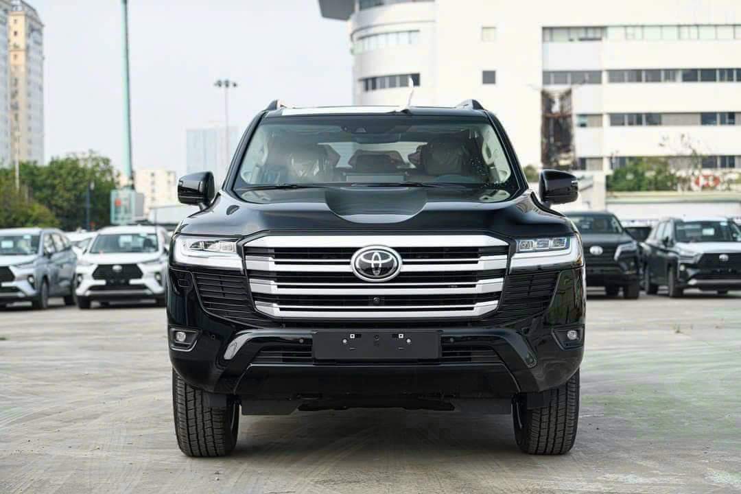 z5420147651551 c8532d49cf3089d492c2caa2f7c86875 Toyota Land Cruiser LC300 2026