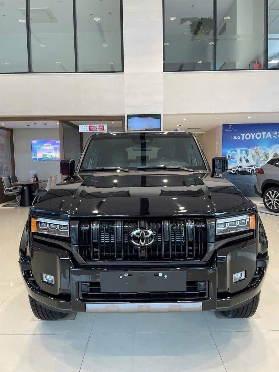 z6145029227370 952e98a1db778058291de5cb2d75427c Land Cruiser Prado 2026